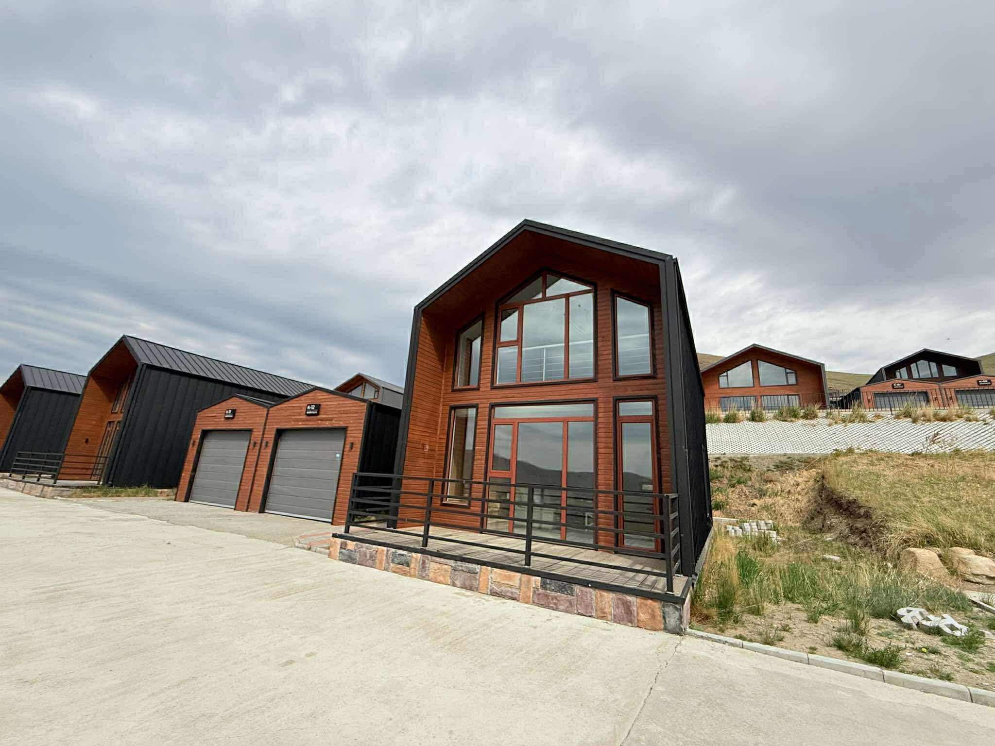 АОС, Зуслан